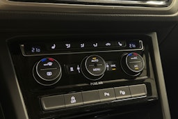 Ruskea (beige) Volkswagen TOURAN 2016 kuva 23.
