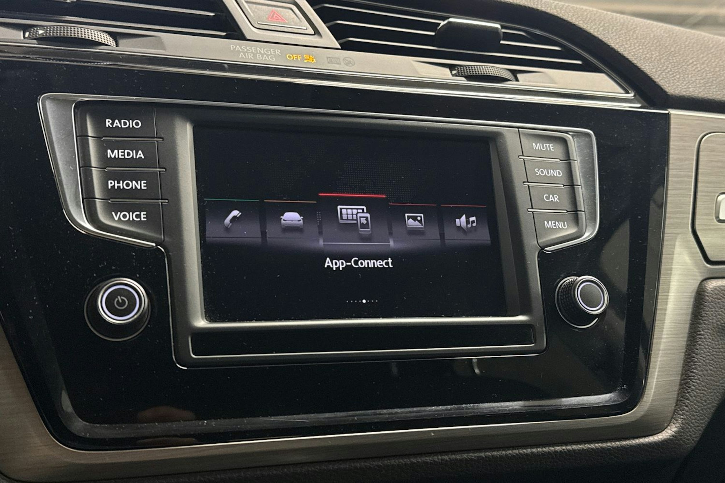 Ruskea (beige) Volkswagen TOURAN 2016 kuva 24.
