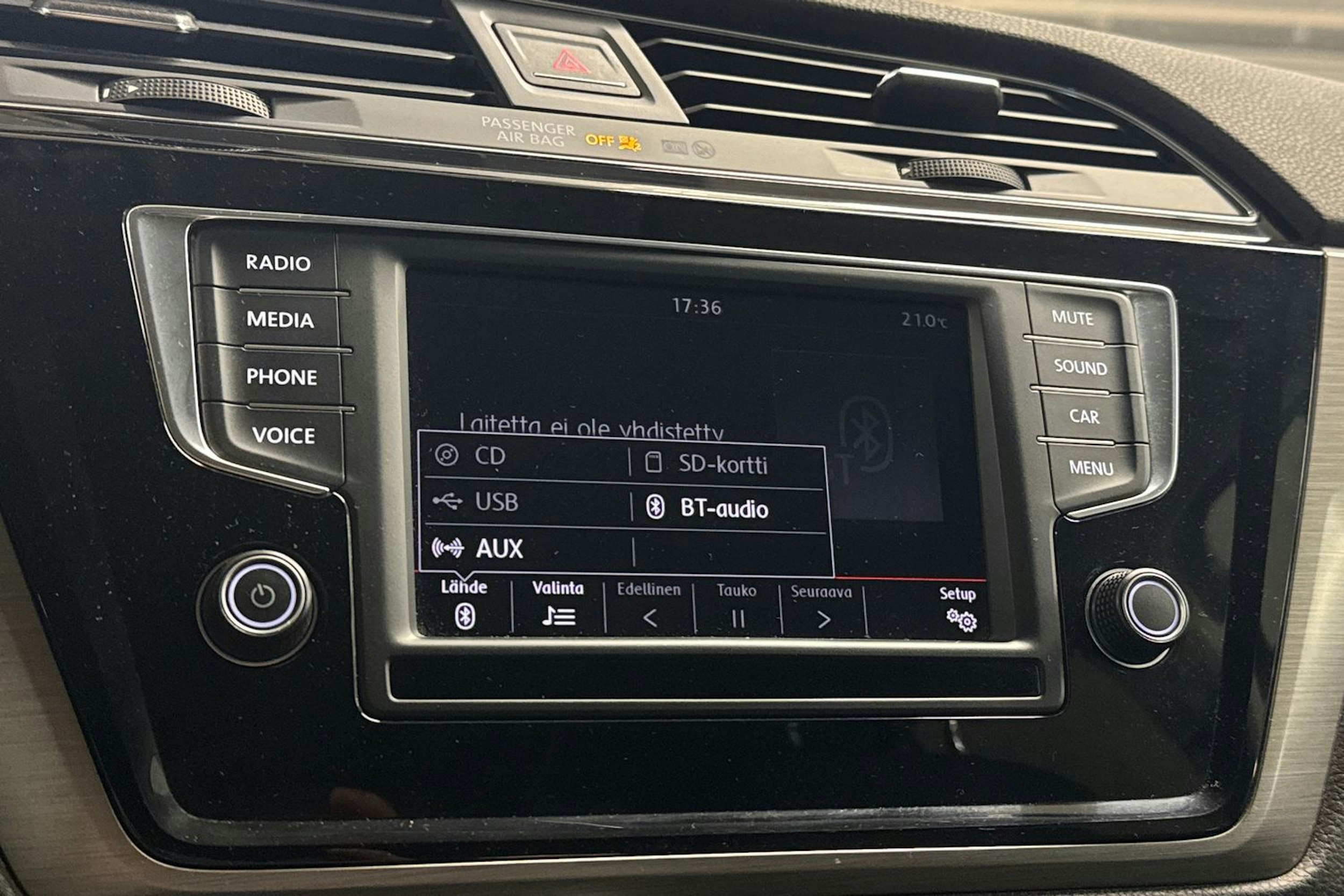 Ruskea (beige) Volkswagen TOURAN 2016 kuva 26.