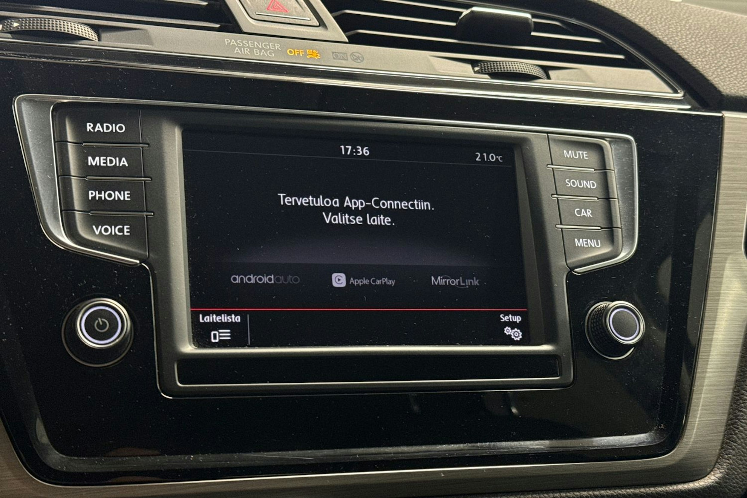 Ruskea (beige) Volkswagen TOURAN 2016 kuva 28.