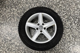 Ruskea (beige) Volkswagen TOURAN 2016 kuva 38.