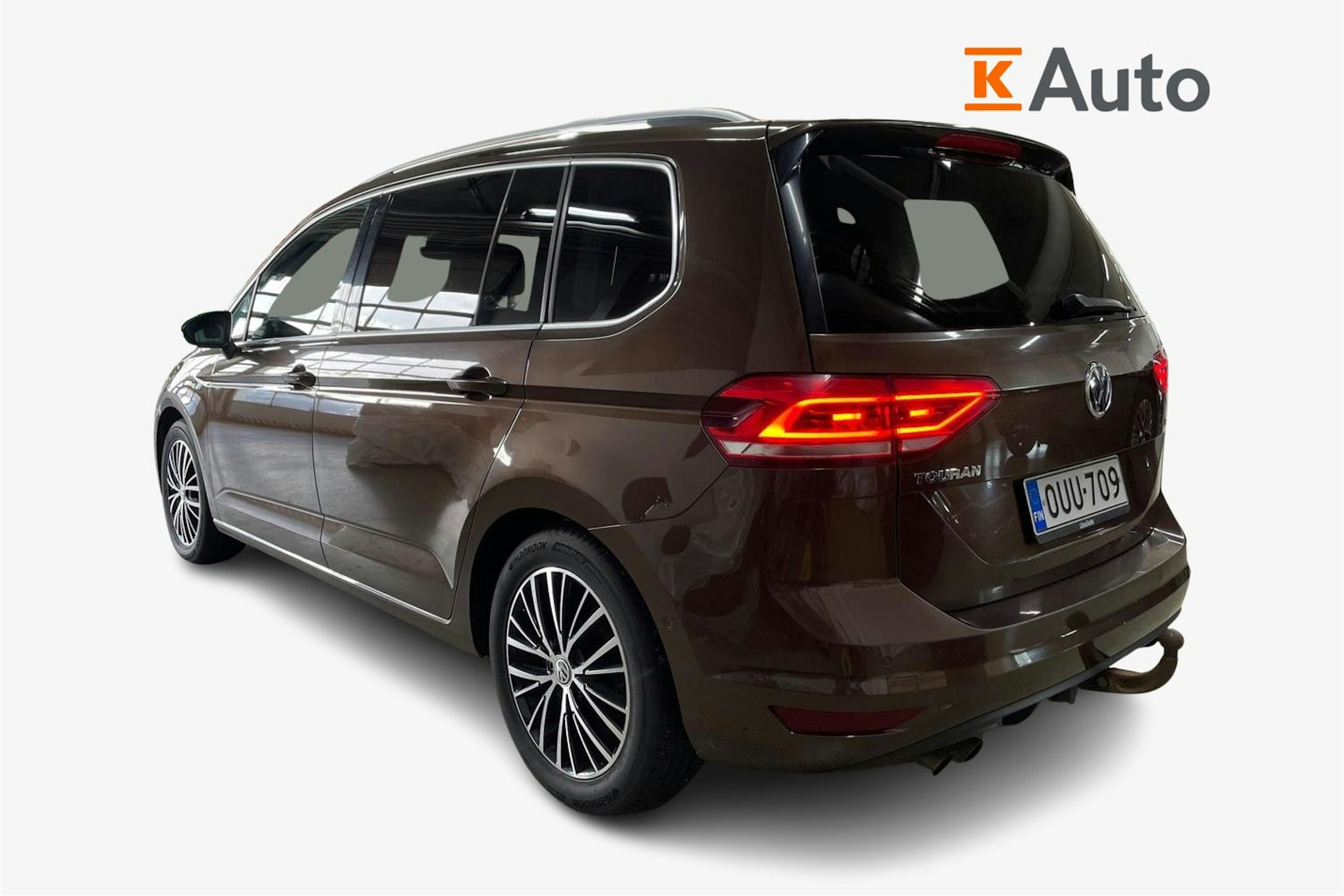 ruskea Volkswagen TOURAN 2016 kuva 2.