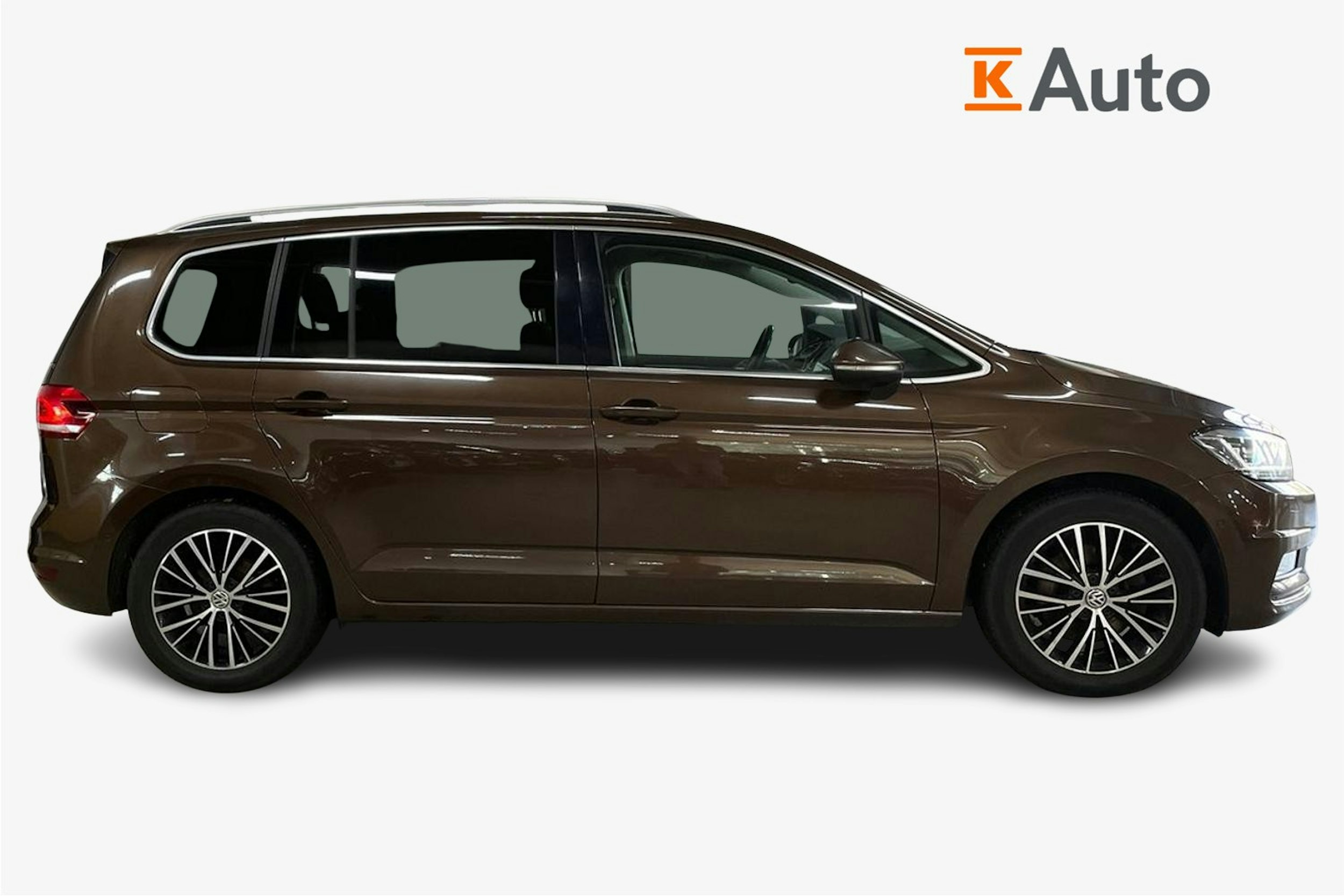 ruskea Volkswagen TOURAN 2016 kuva 6.