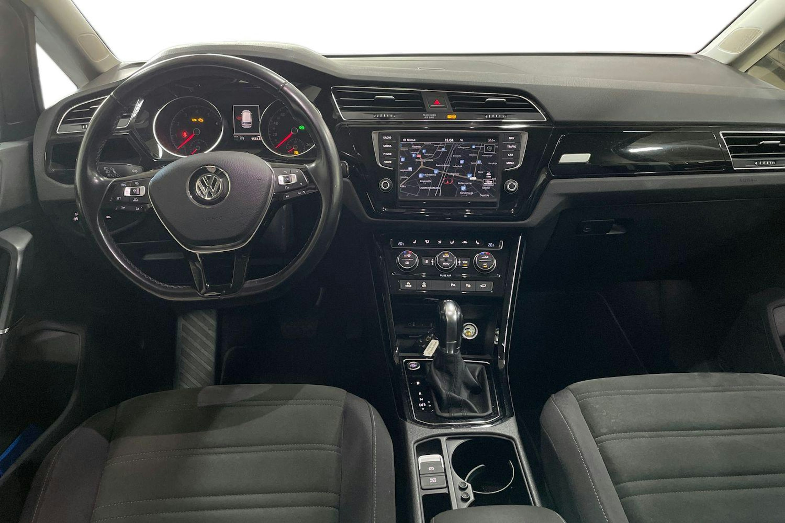 ruskea Volkswagen TOURAN 2016 kuva 9.