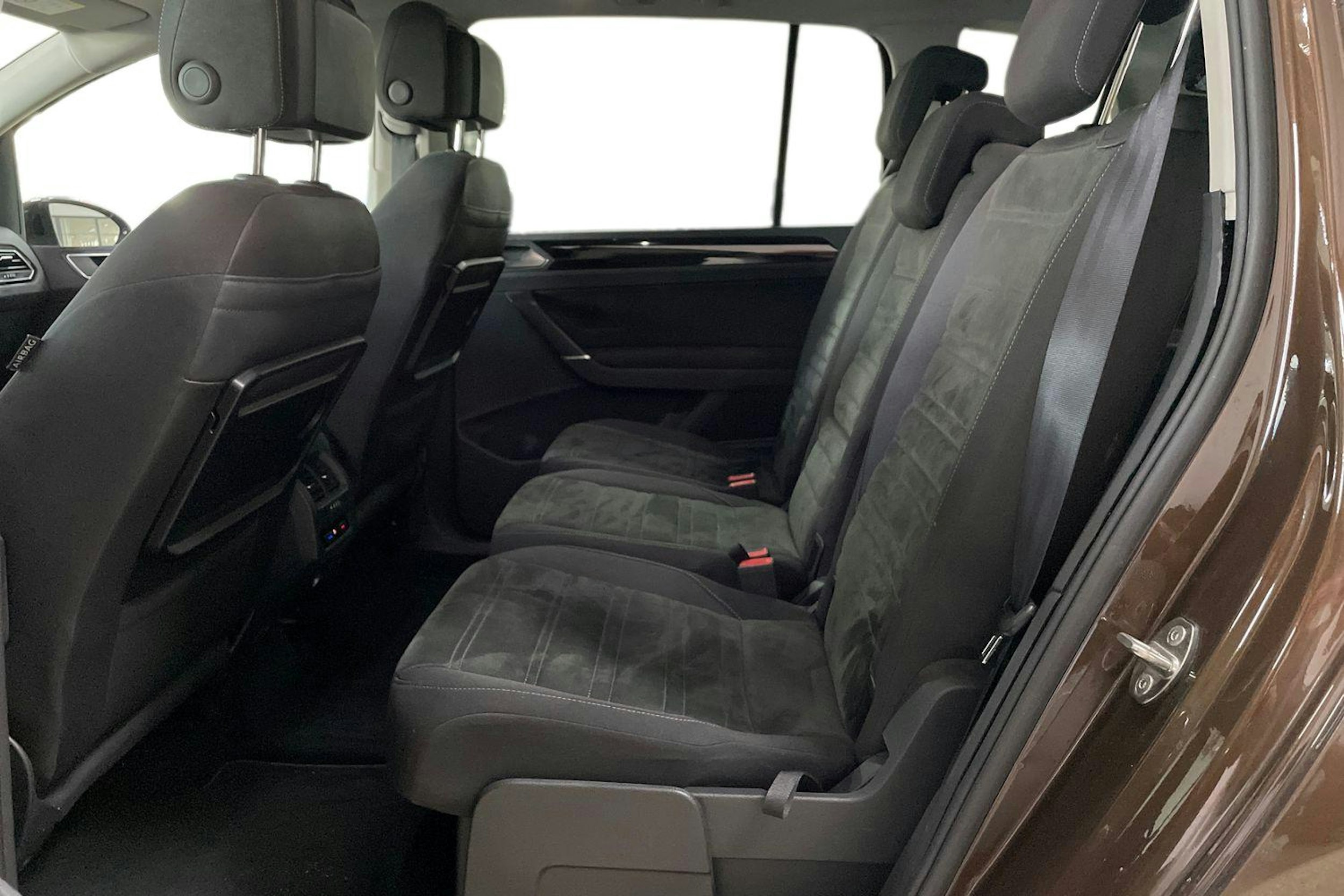 ruskea Volkswagen TOURAN 2016 kuva 10.