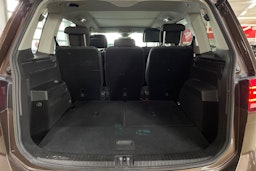 ruskea Volkswagen TOURAN 2016 kuva 16.