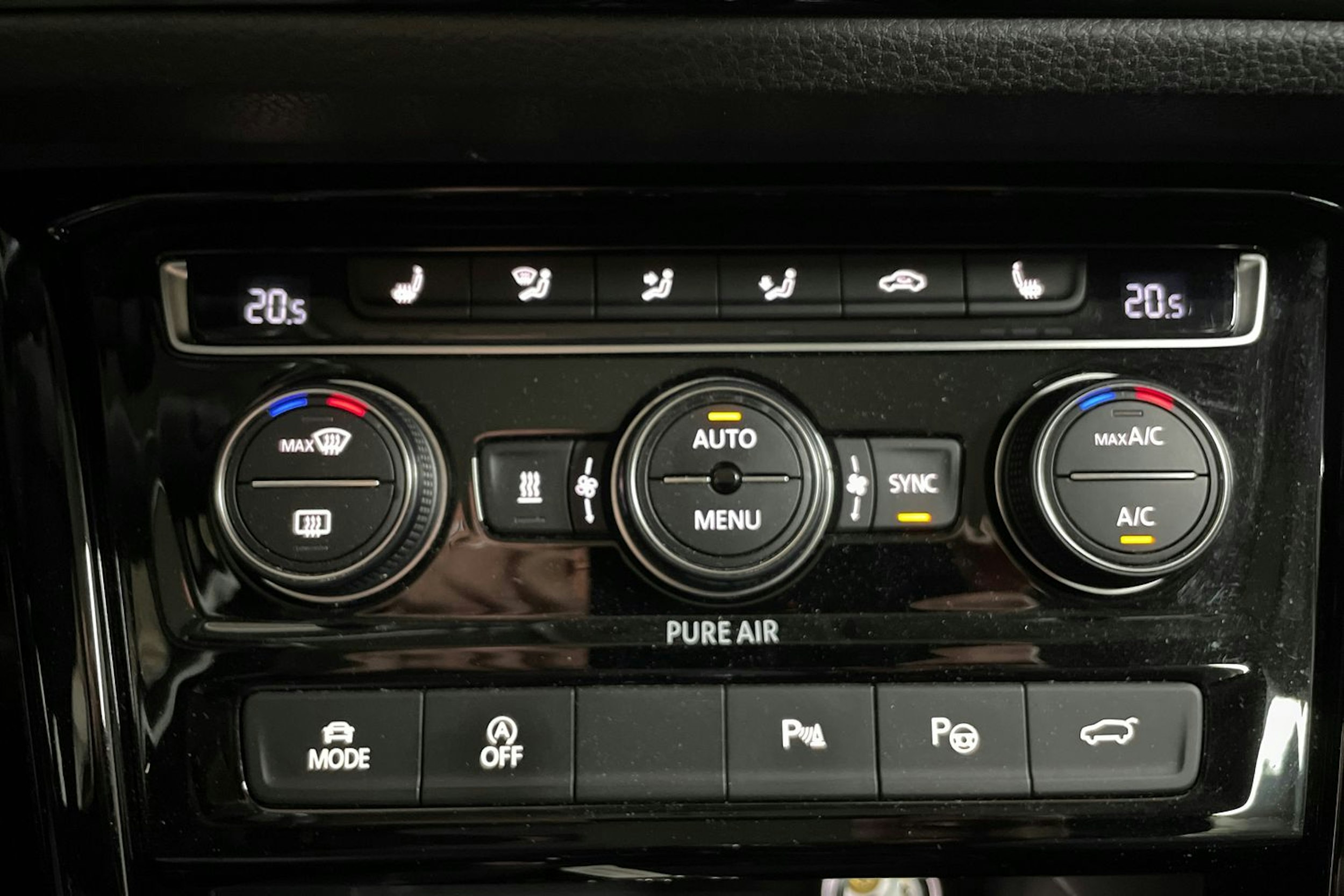 ruskea Volkswagen TOURAN 2016 kuva 19.