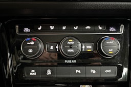 ruskea Volkswagen TOURAN 2016 kuva 19.