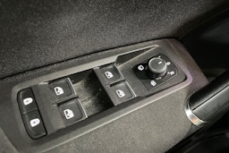 ruskea Volkswagen TOURAN 2016 kuva 25.