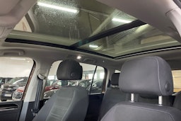 ruskea Volkswagen TOURAN 2016 kuva 26.