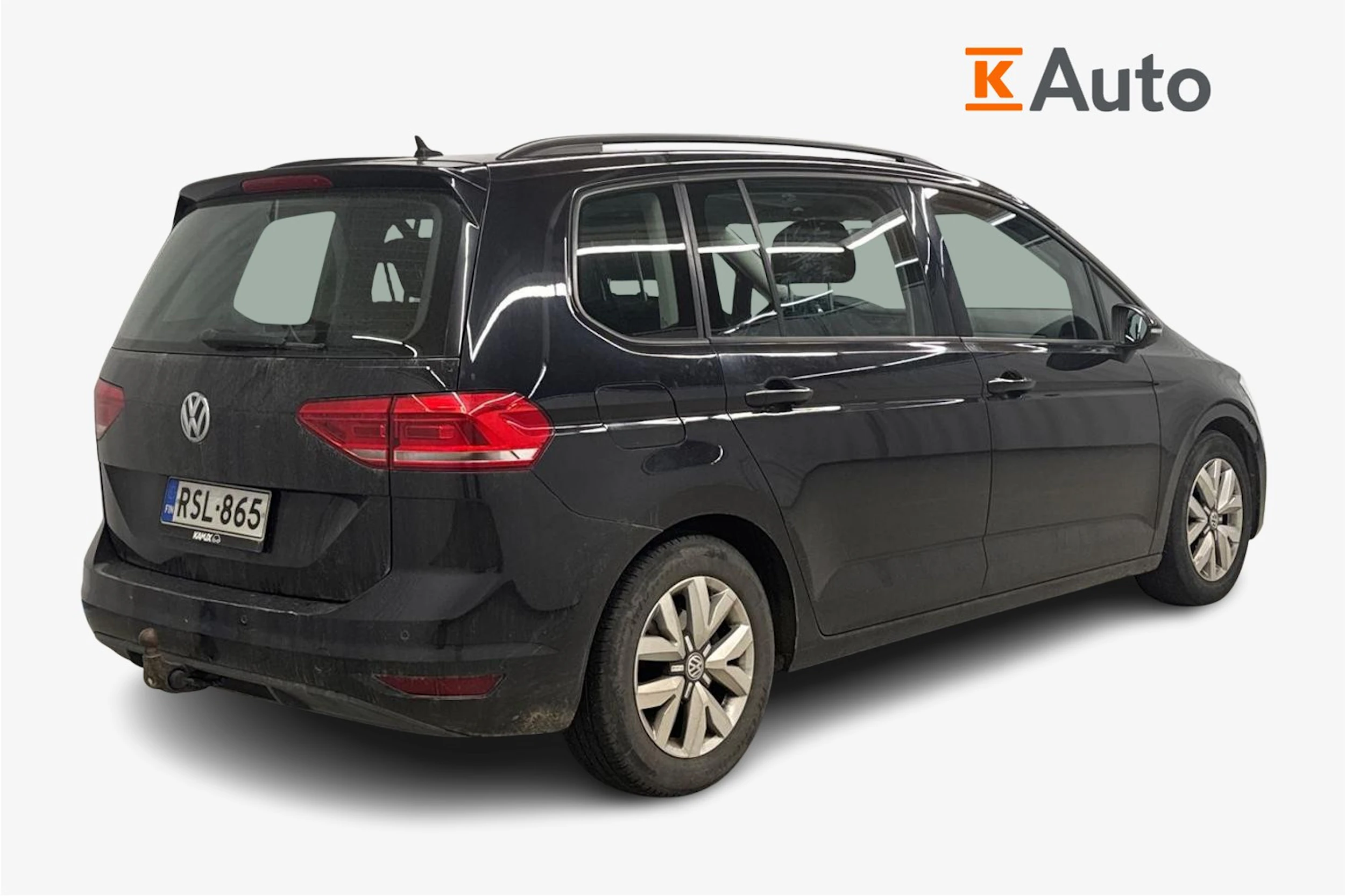 musta Volkswagen Touran 2016 kuva 2.
