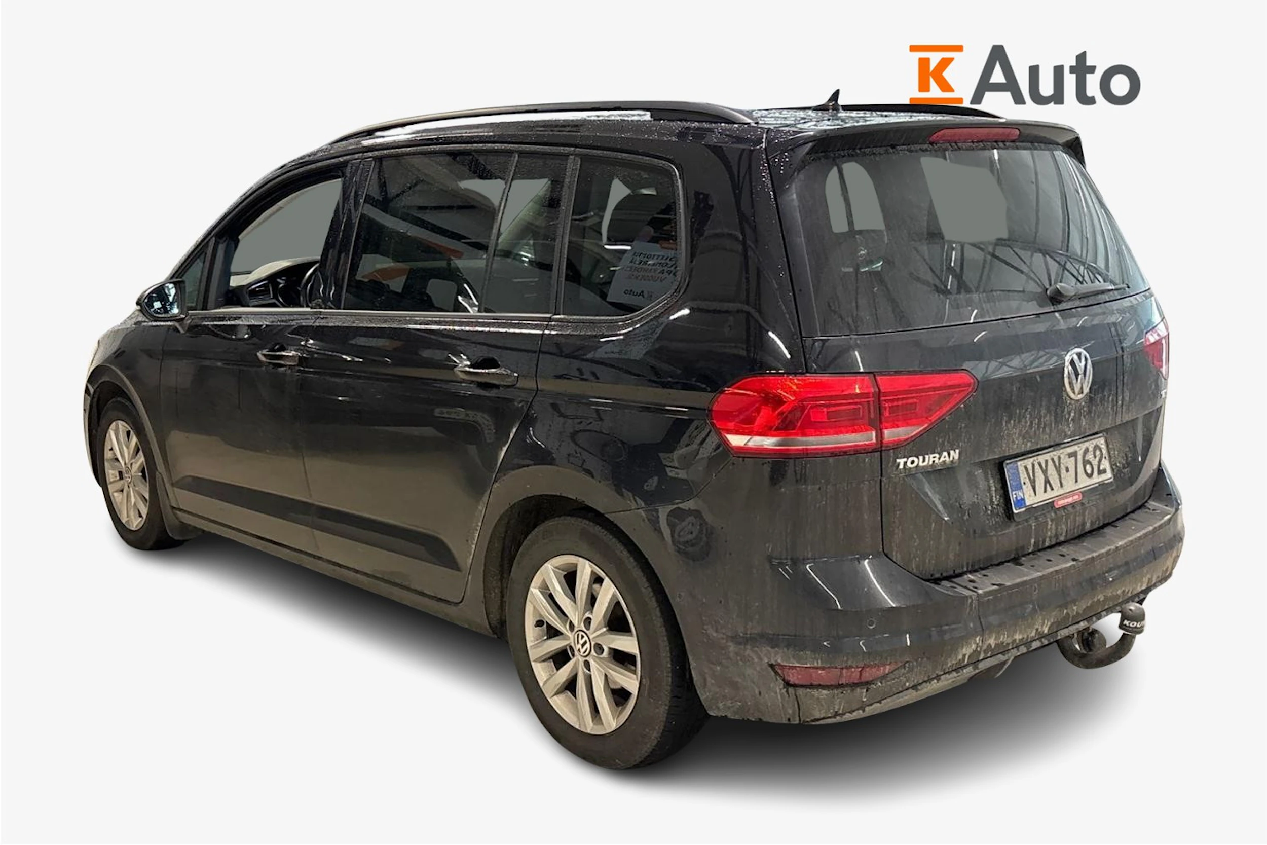 musta Volkswagen Touran 2016 kuva 2.