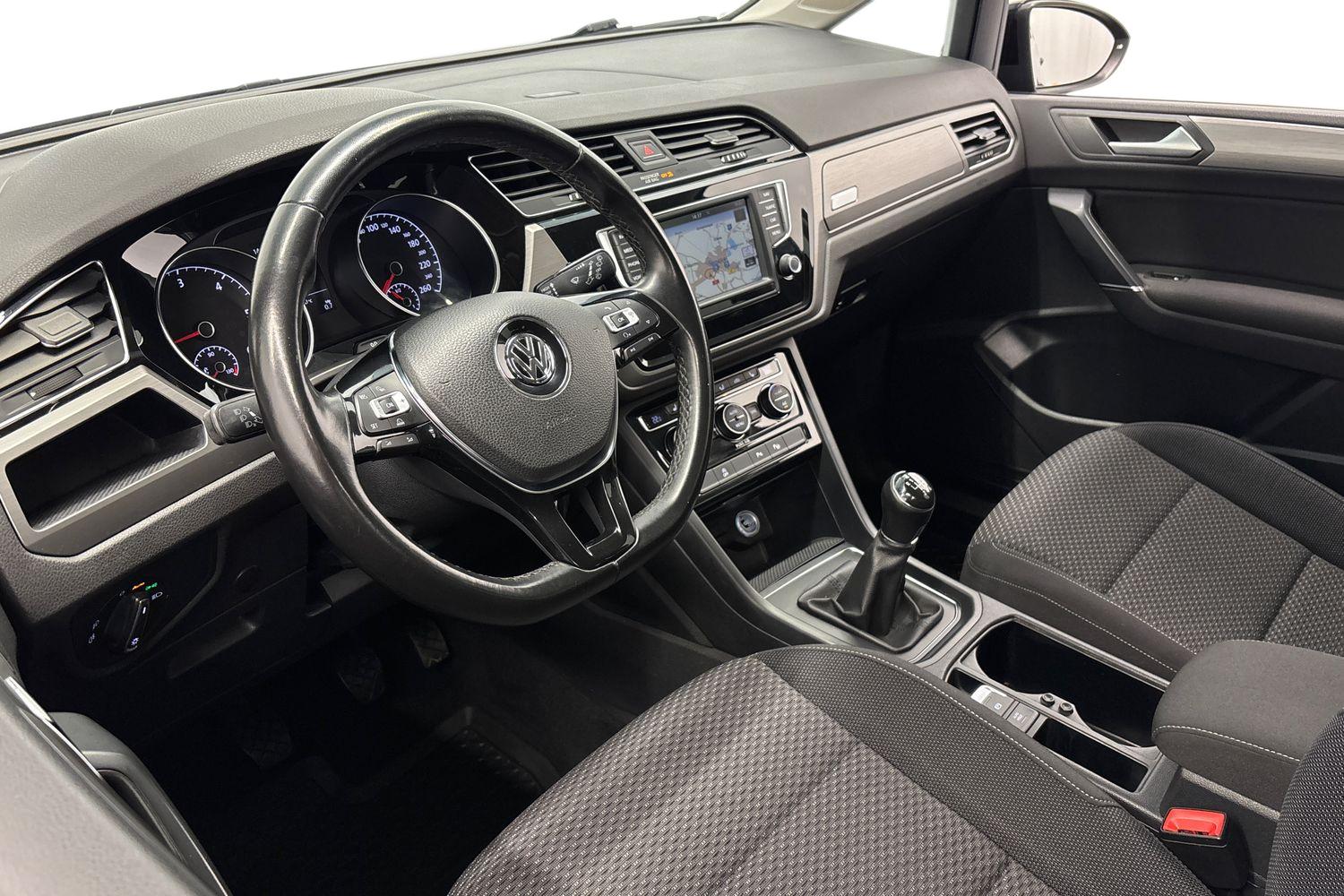 Volkswagen Touran 2016, bild 6/23