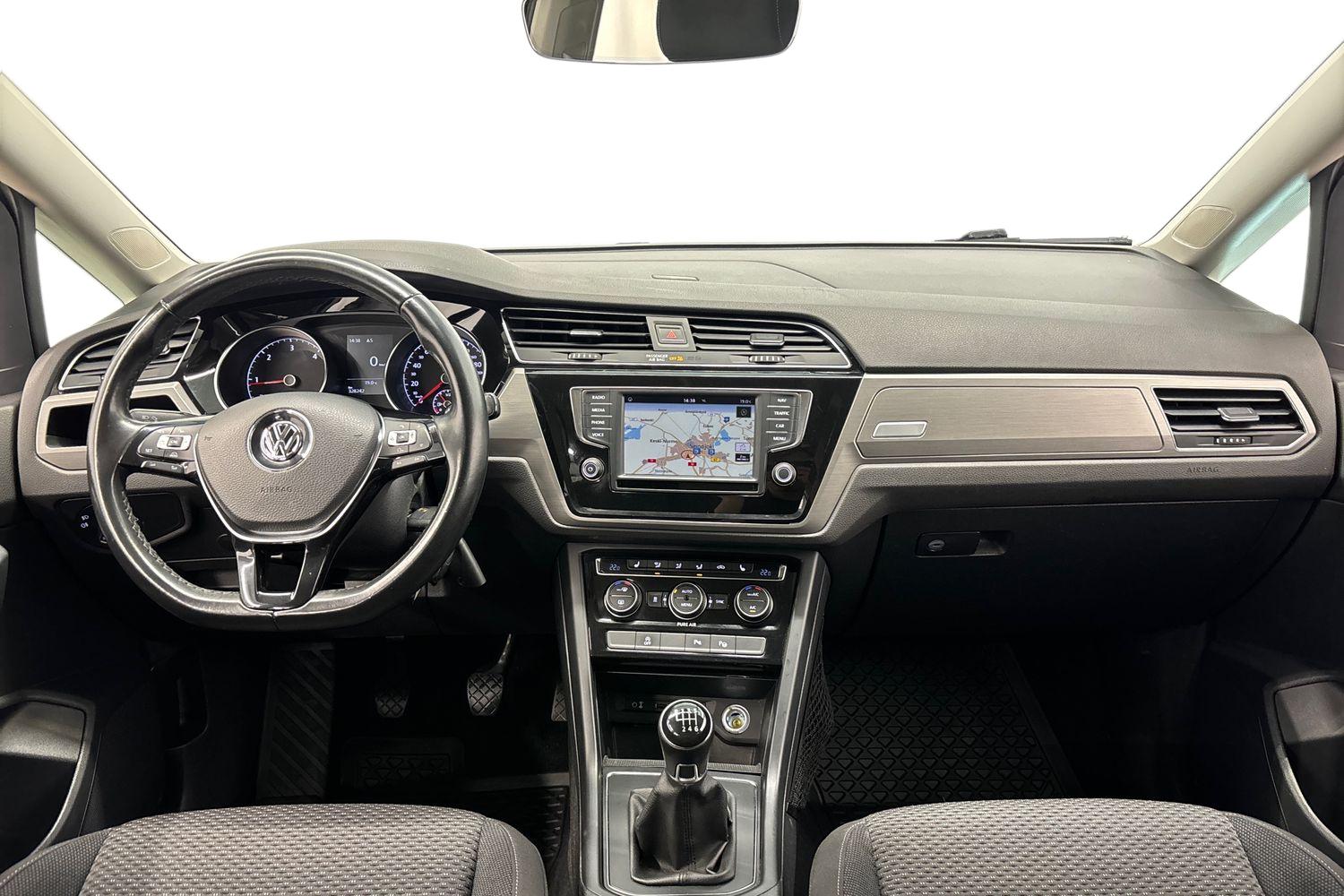 Volkswagen Touran 2016, bild 7/23