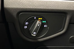 musta Volkswagen Touran 2016 kuva 14.