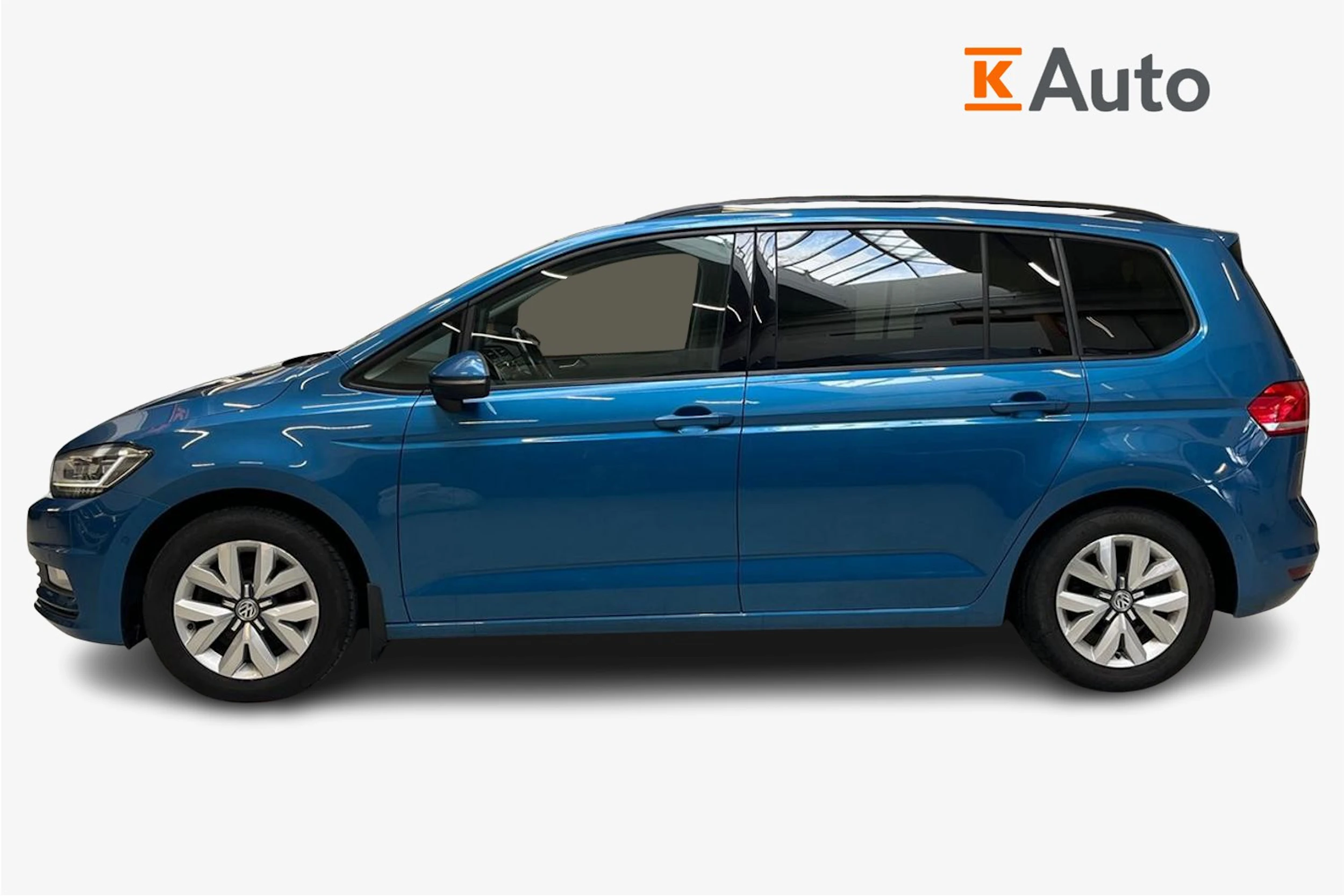 sininen Volkswagen Touran 2016 kuva 7.