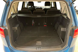 sininen Volkswagen Touran 2016 kuva 12.