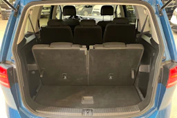 sininen Volkswagen Touran 2016 kuva 15.