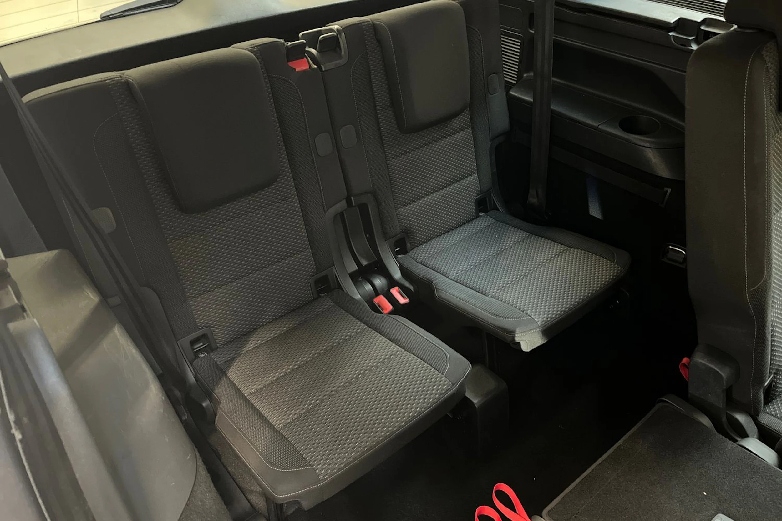 sininen Volkswagen Touran 2016 kuva 16.