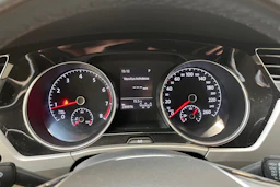 sininen Volkswagen Touran 2016 kuva 17.