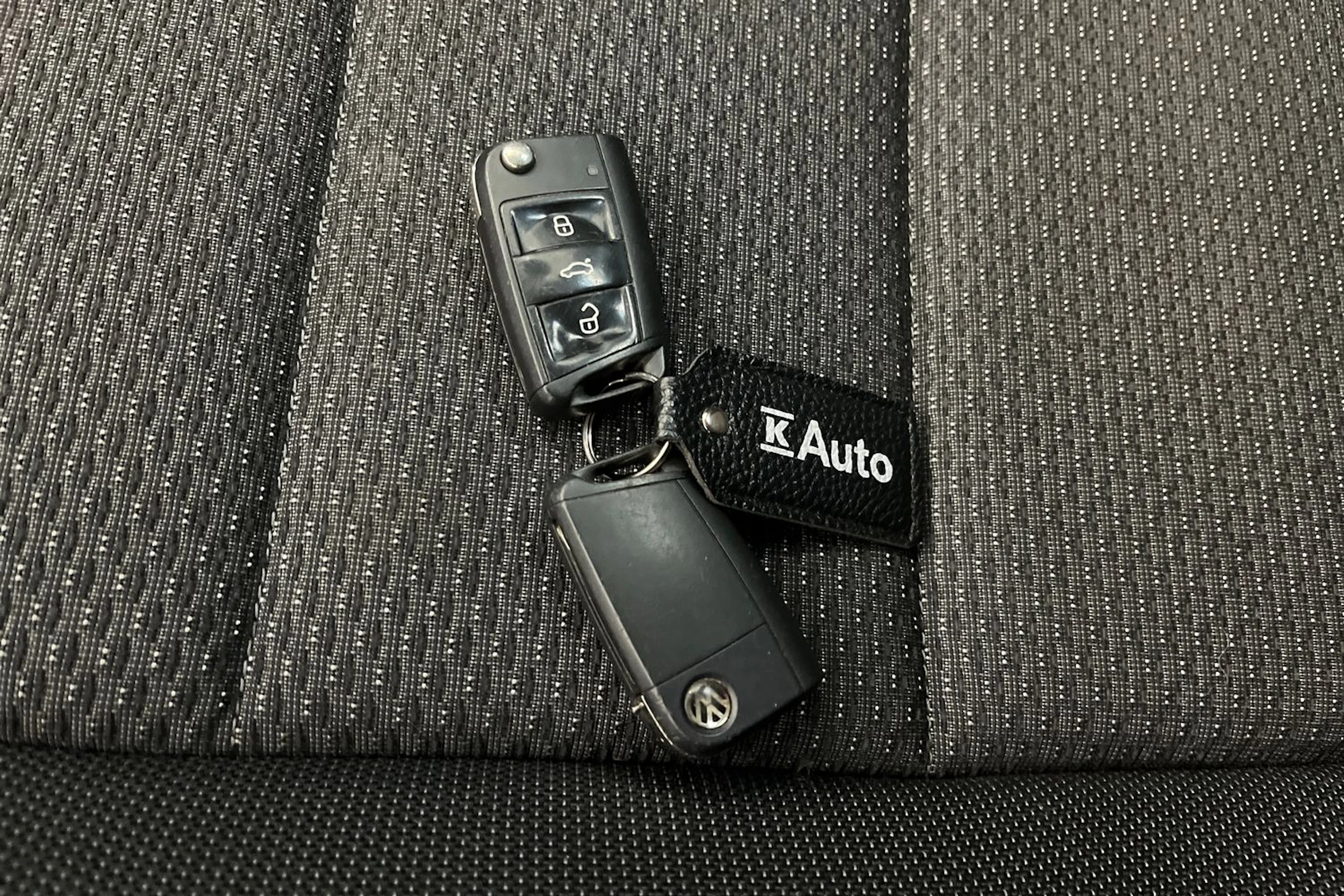 sininen Volkswagen Touran 2016 kuva 22.