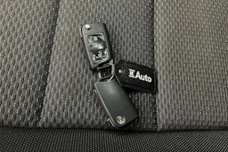 sininen Volkswagen Touran 2016 kuva 22.
