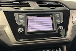 valkoinen Volkswagen Touran 2016 kuva 25.