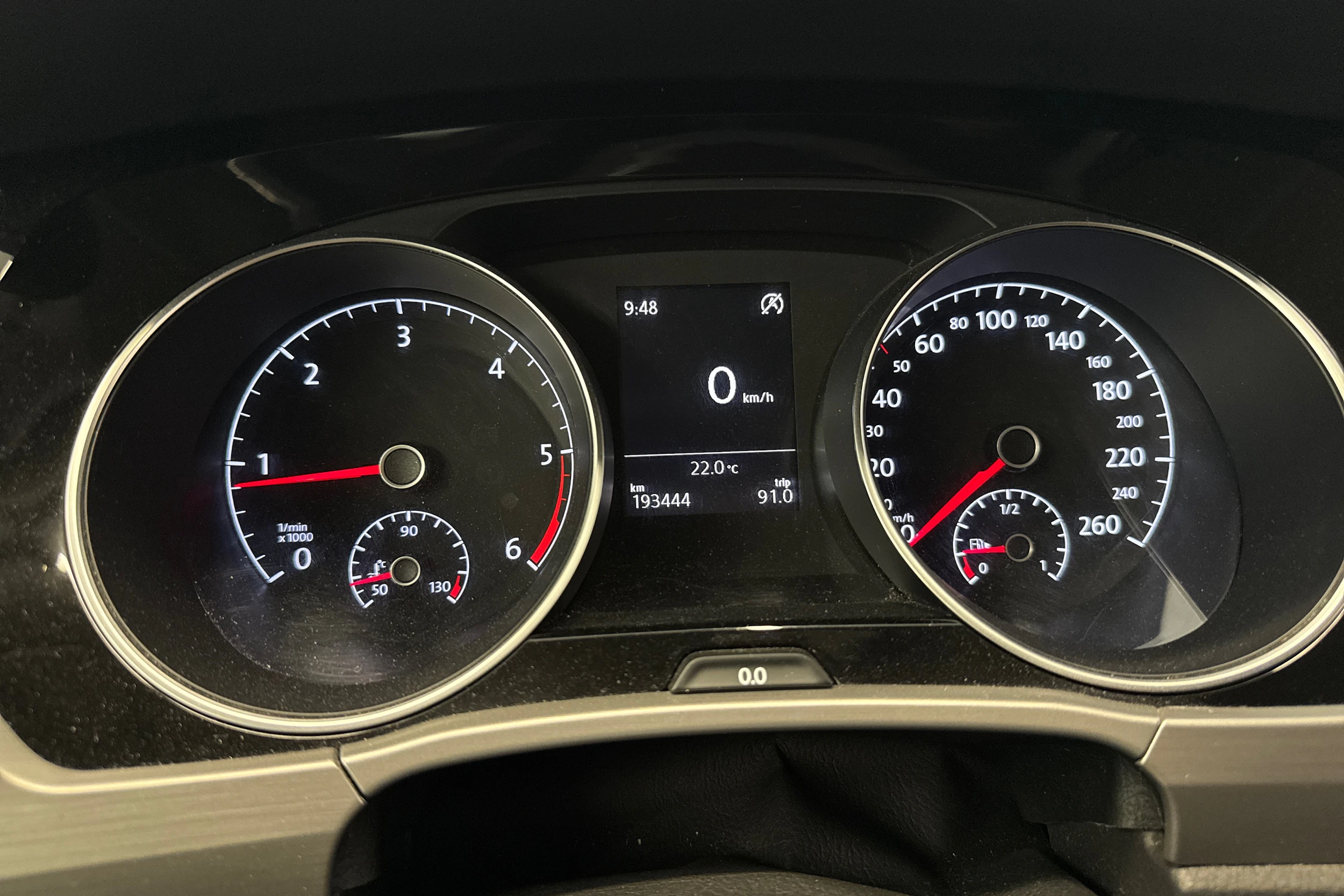 valkoinen Volkswagen Touran 2016 kuva 28.