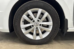 valkoinen Volkswagen Touran 2016 kuva 30.