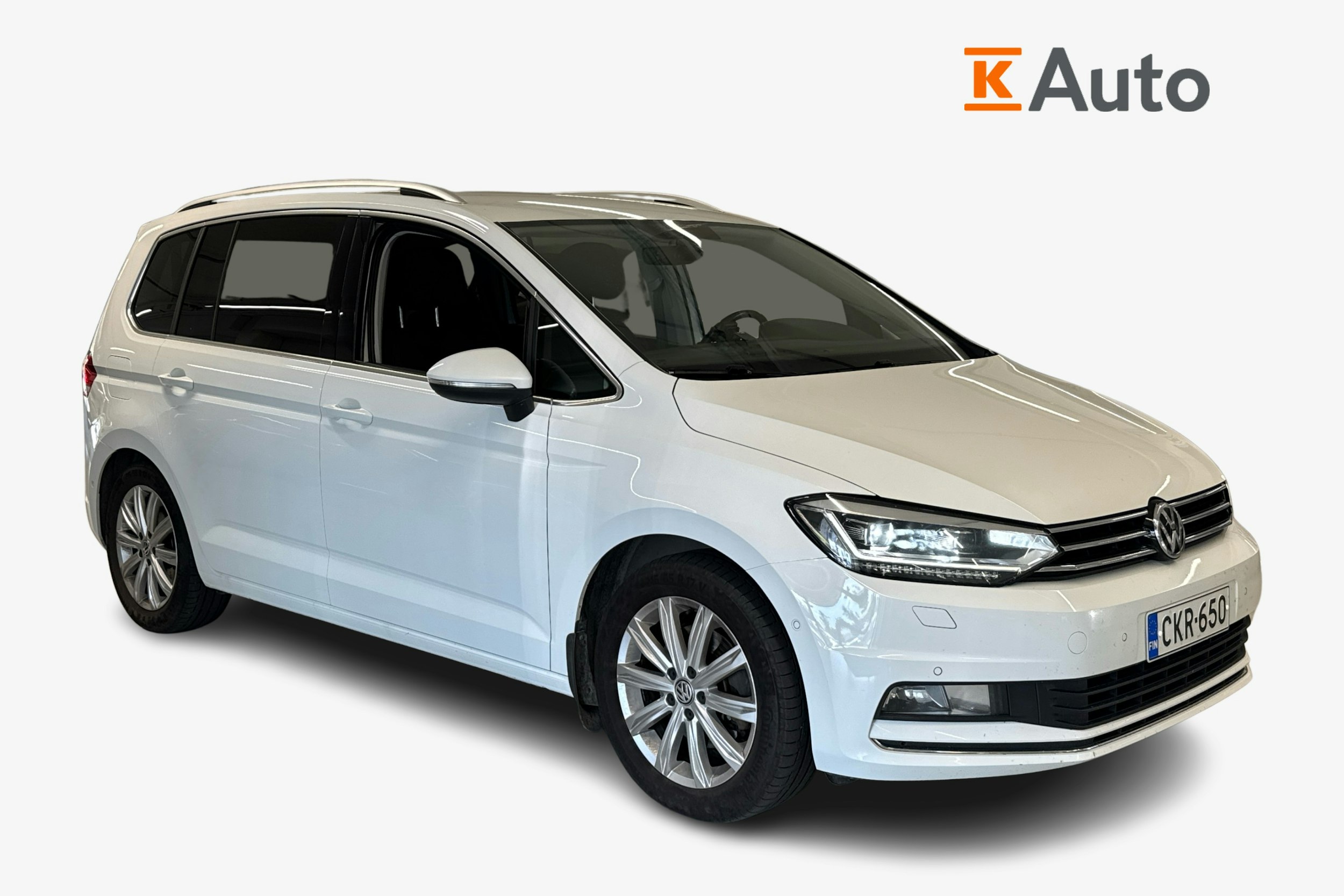Valkoinen Volkswagen TOURAN 2017 kuva 1.