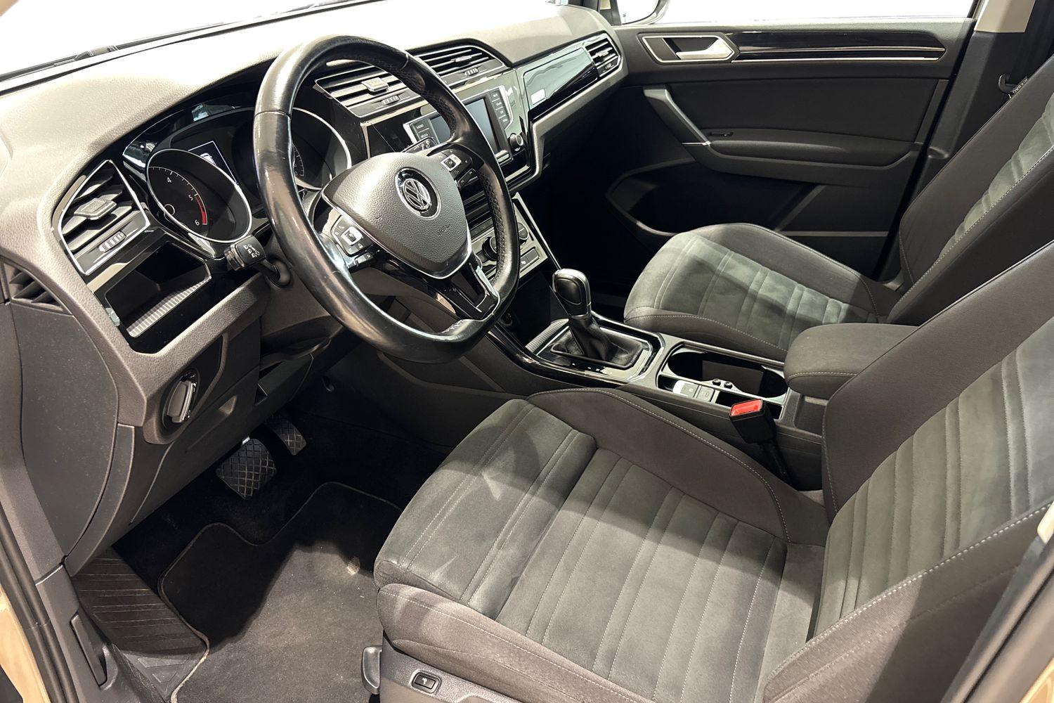 Volkswagen Touran 2017, bild 6/35