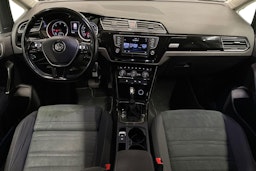 ruskea (beige) Volkswagen Touran 2017 kuva 7.