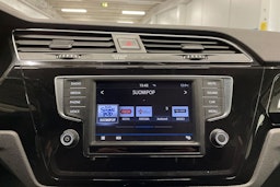 ruskea (beige) Volkswagen Touran 2017 kuva 14.