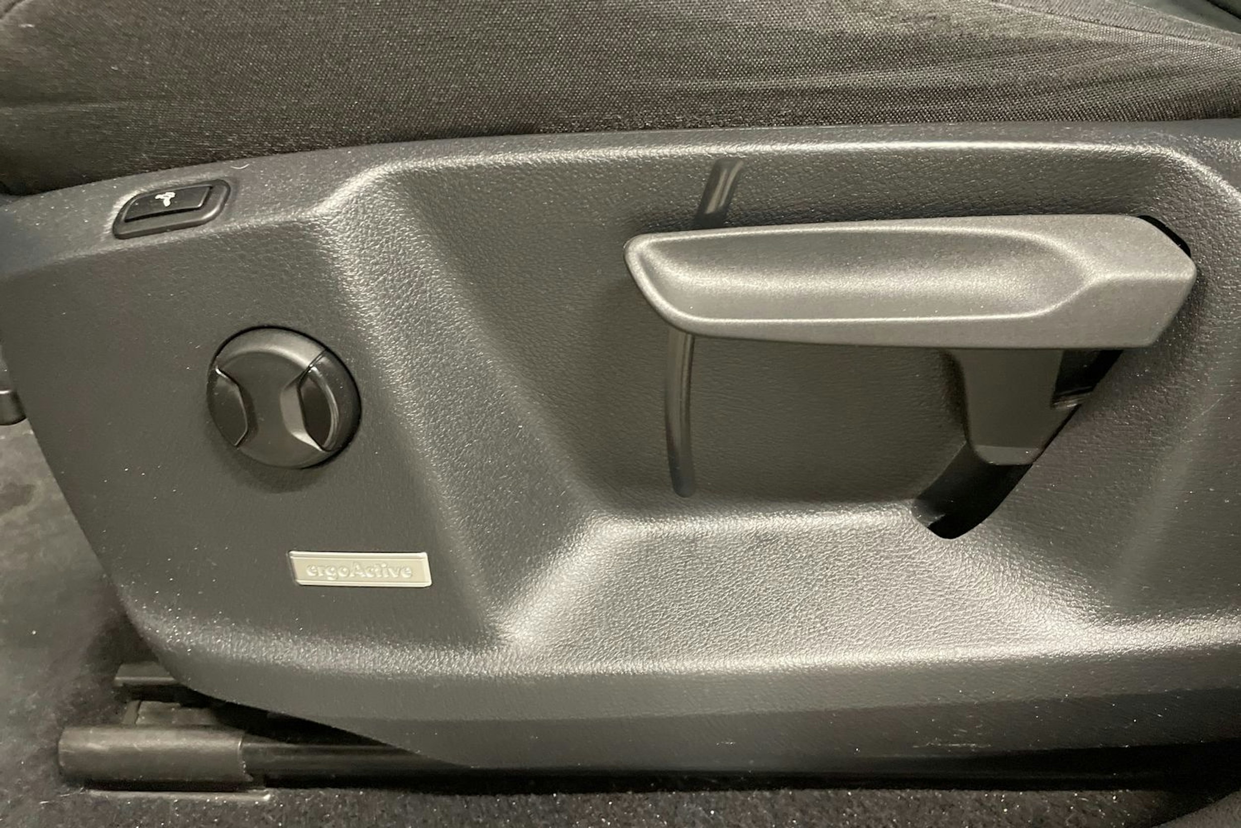 ruskea (beige) Volkswagen Touran 2017 kuva 22.