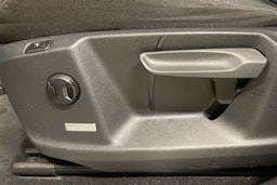 ruskea (beige) Volkswagen Touran 2017 kuva 22.