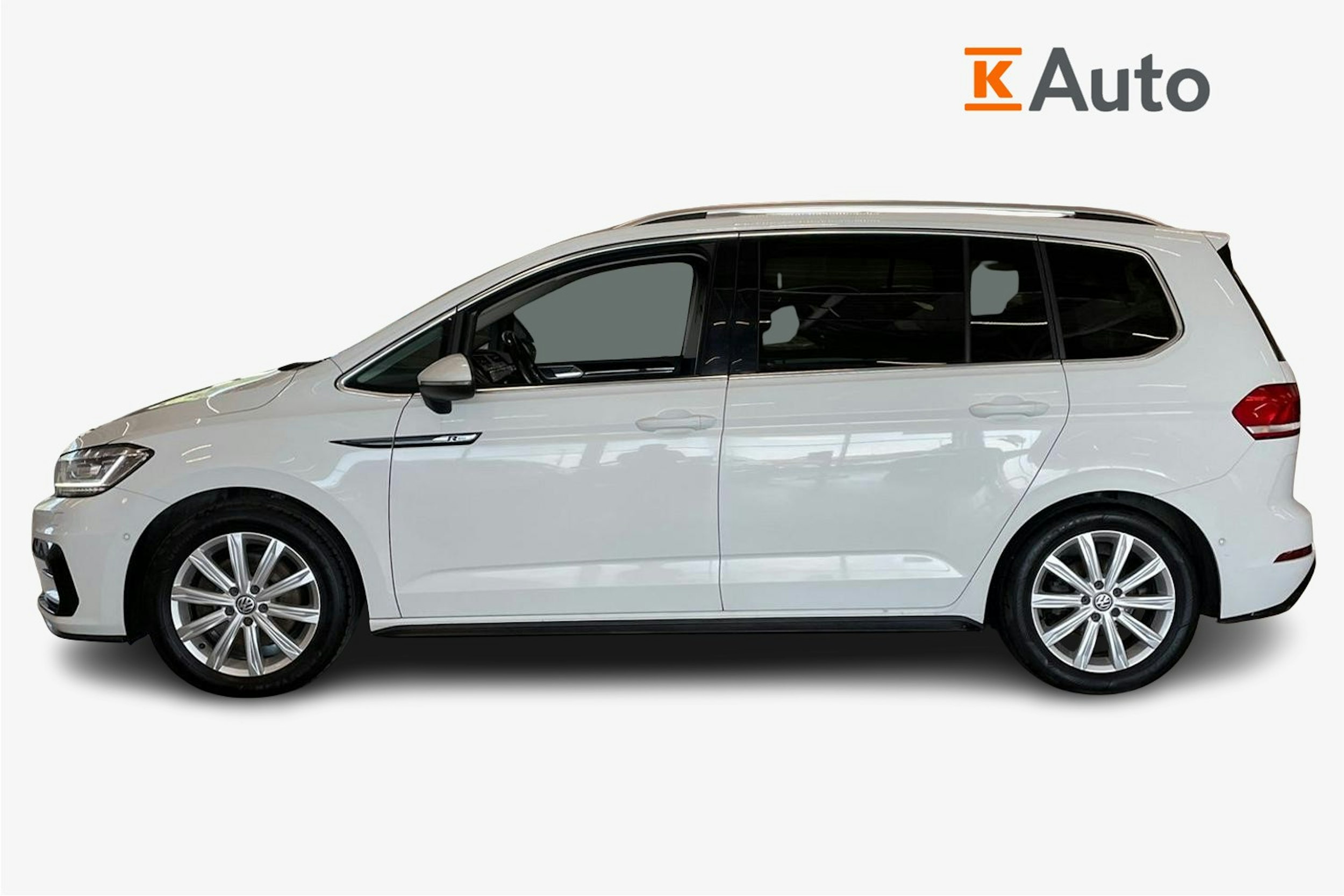 valkoinen Volkswagen Touran 2017 kuva 6.