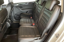 valkoinen Volkswagen Touran 2017 kuva 10.