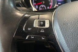 valkoinen Volkswagen Touran 2017 kuva 15.