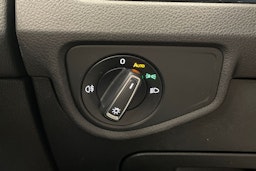 valkoinen Volkswagen Touran 2017 kuva 18.