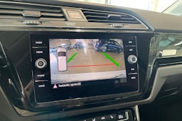 valkoinen Volkswagen Touran 2017 kuva 22.