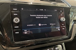 valkoinen Volkswagen Touran 2017 kuva 25.