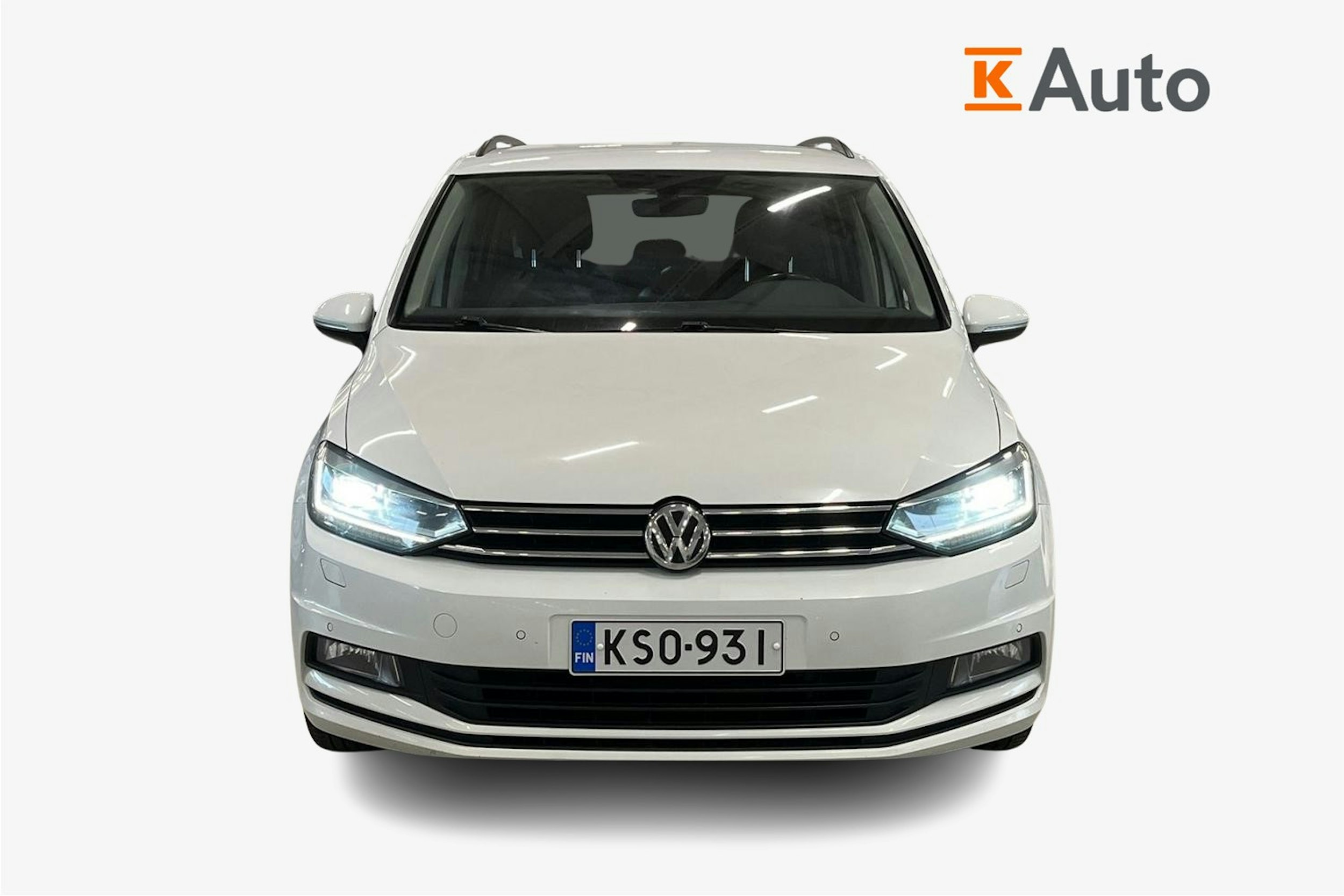 valkoinen Volkswagen Touran 2017 kuva 5.