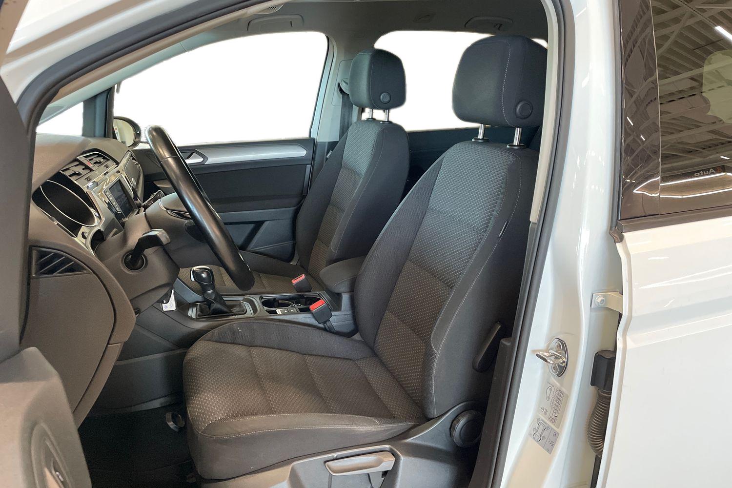 Volkswagen Touran 2017, kuva 6/27