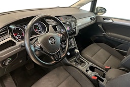 valkoinen Volkswagen Touran 2017 kuva 7.