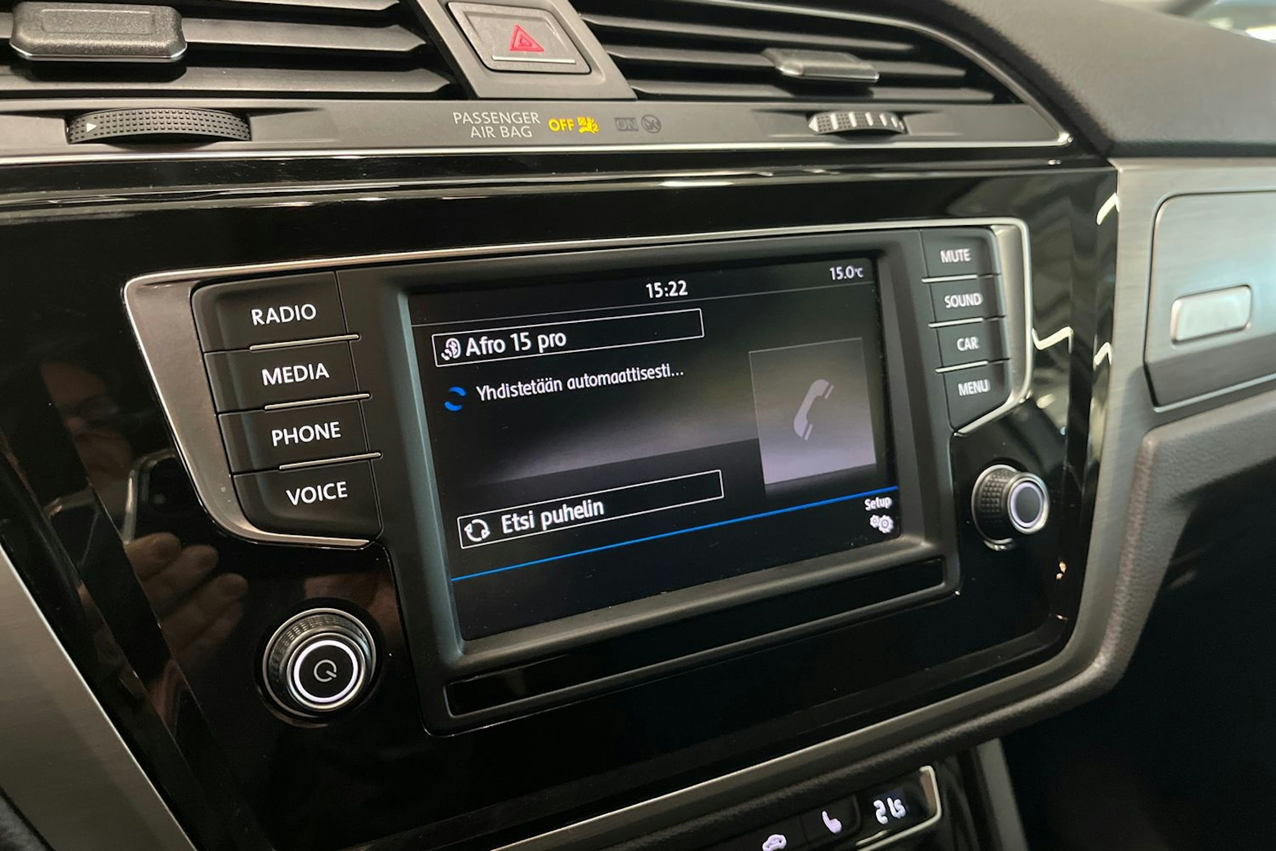 valkoinen Volkswagen Touran 2017 kuva 20.