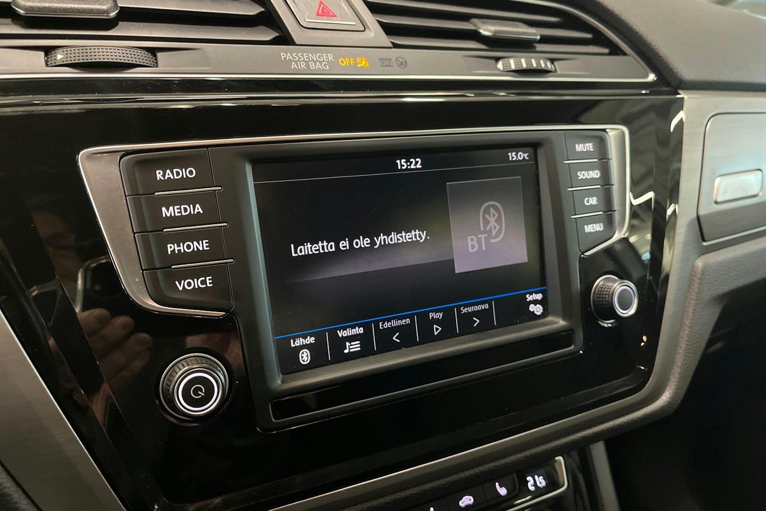 valkoinen Volkswagen Touran 2017 kuva 21.