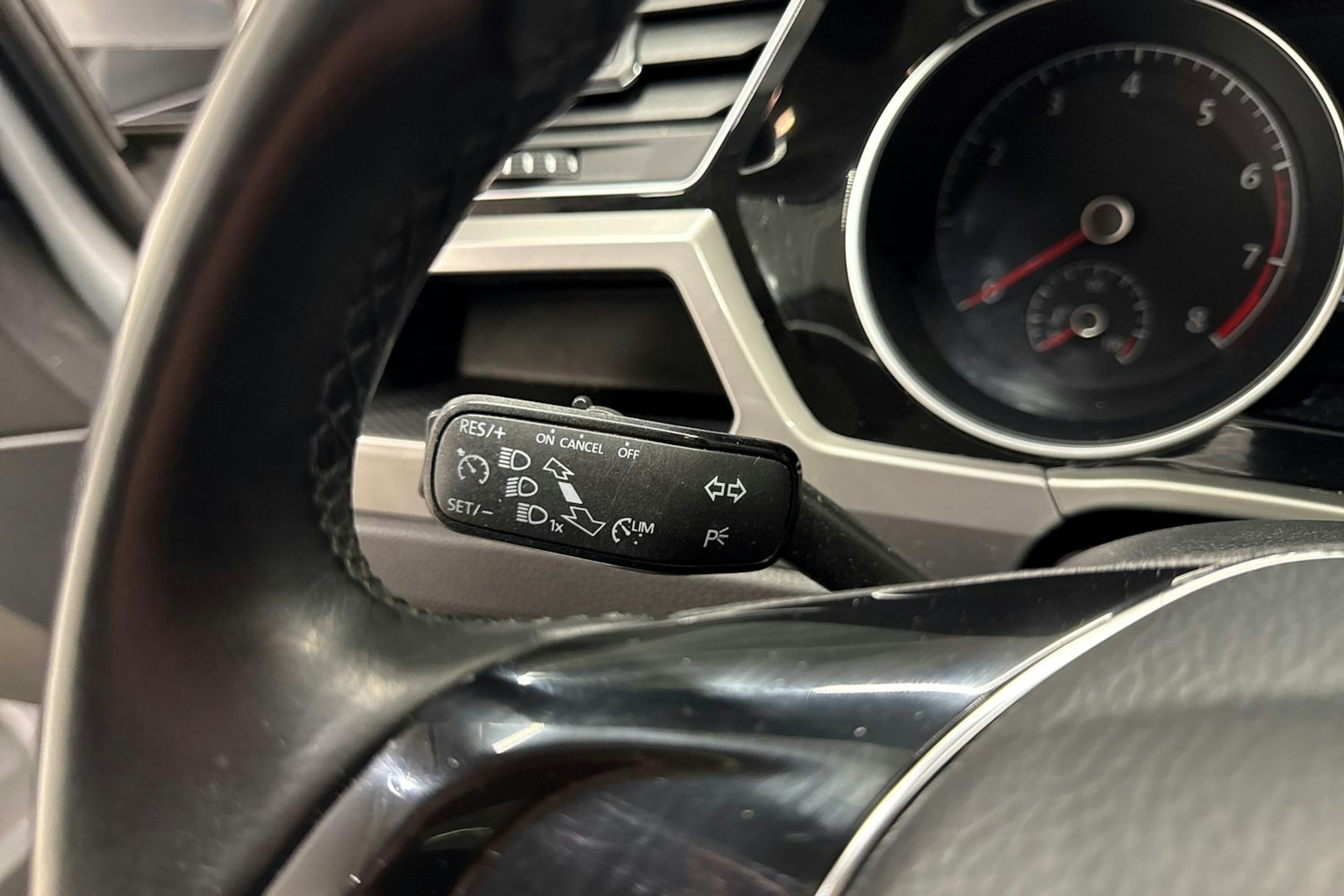 hopea Volkswagen Touran 2017 kuva 16.