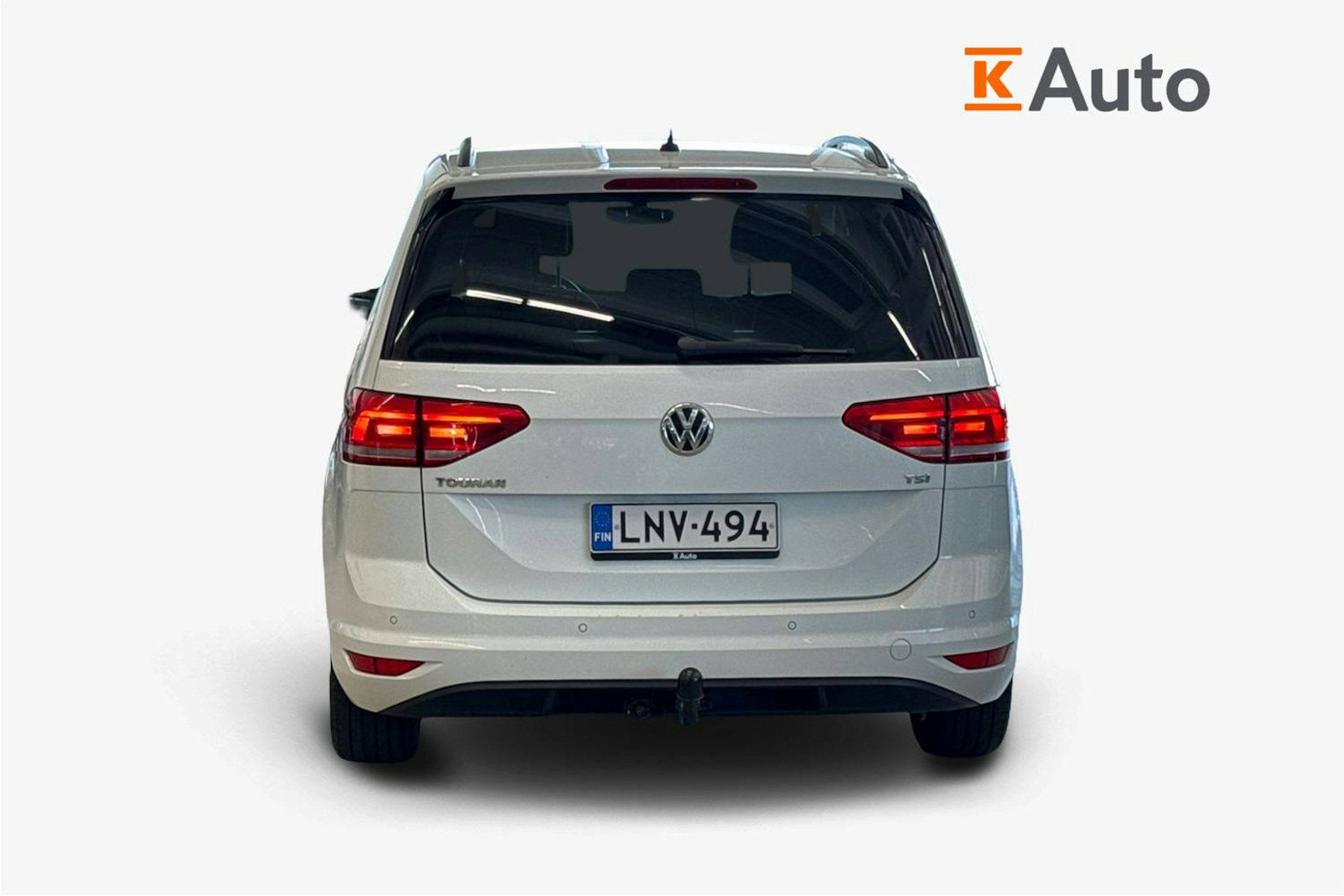 Valkoinen Volkswagen TOURAN 2017 kuva 3.