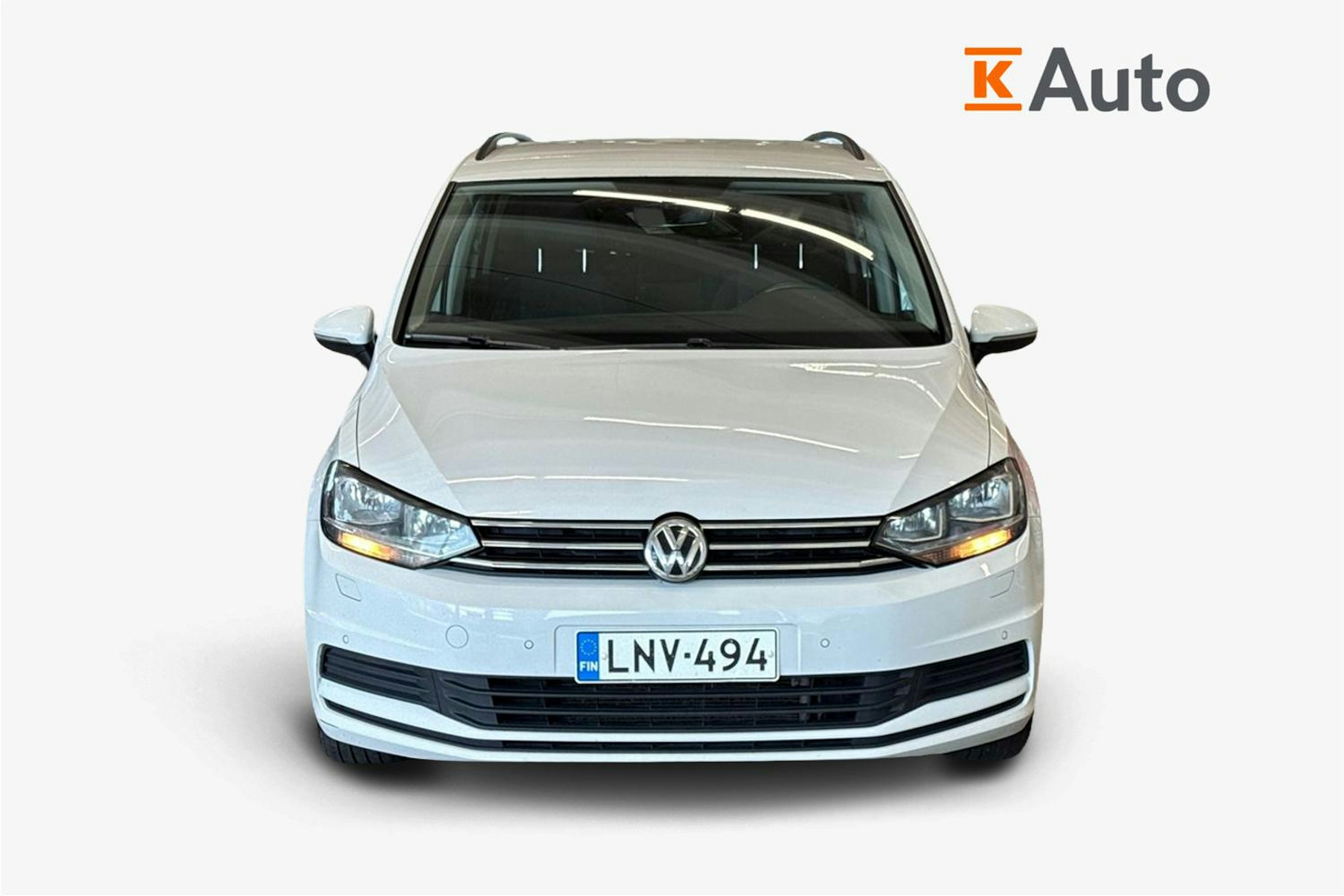 Valkoinen Volkswagen TOURAN 2017 kuva 5.