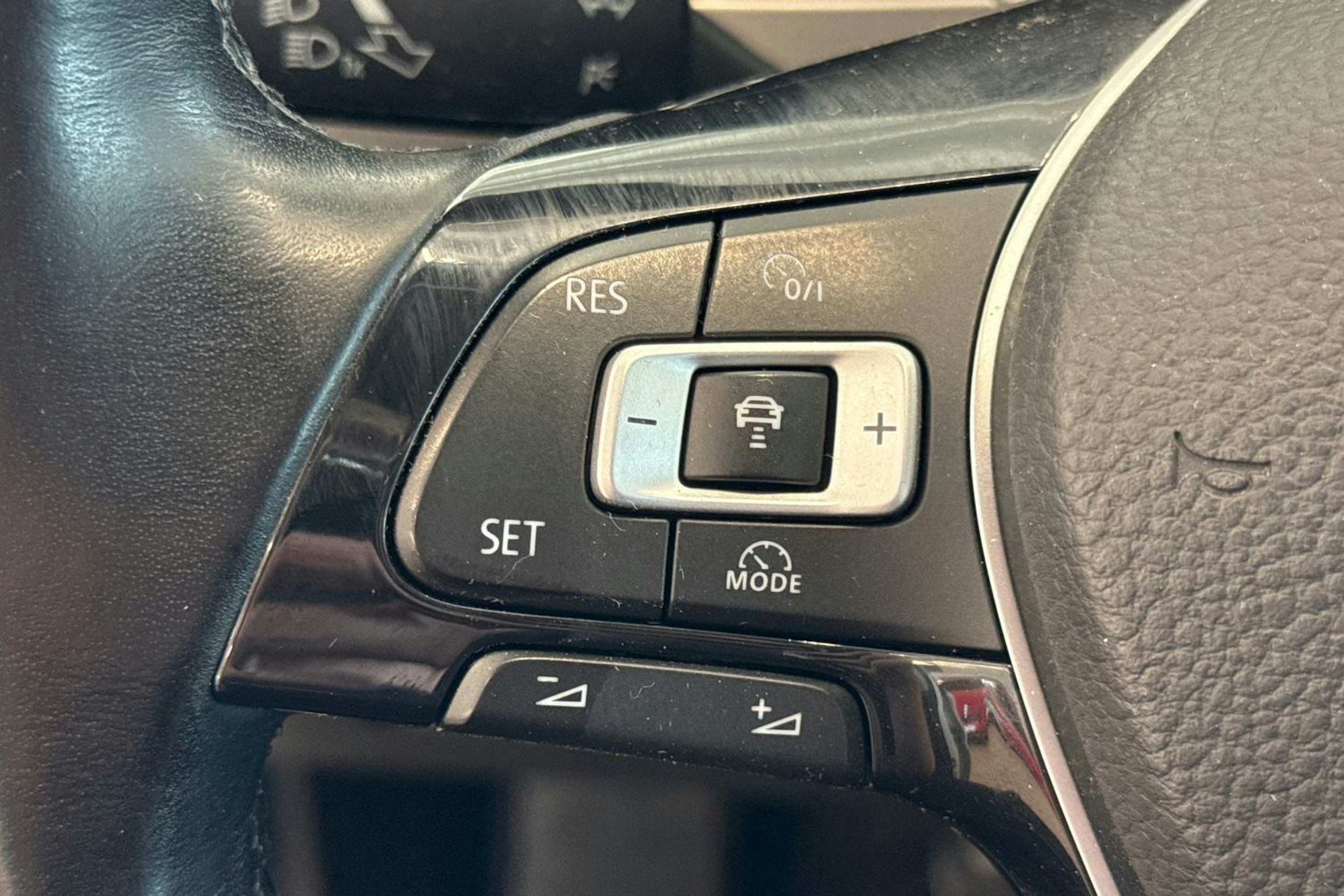 Valkoinen Volkswagen TOURAN 2017 kuva 15.